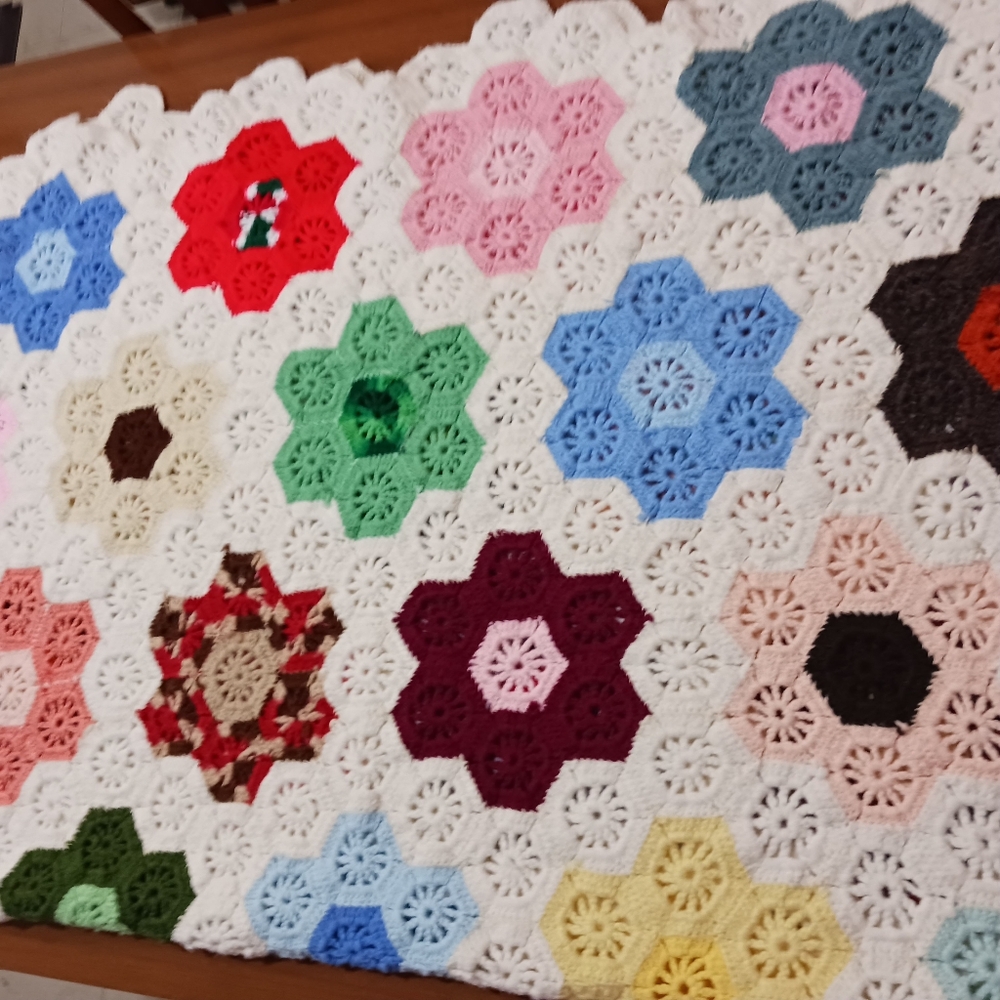 Blanket Afghan Throw GranncoreHexagon 62x42 - Picture 6 of 10